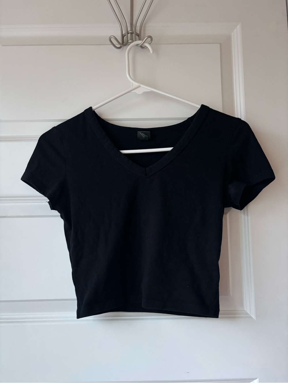 wild fable Black V-Neck Crop Tee